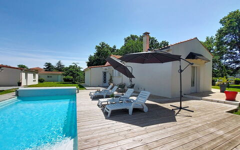 Jaffe: Zone Résidentielle, Maison, Domicile, Toit, Composite, Piscine, Chalet, Biens, Ombre, Mobilier De Jardin