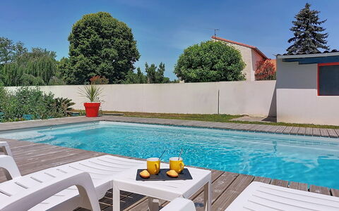 Jaffe: Piscine, Mobilier De Jardin, Composite, Recours, Jardin, Ombre, Aménagement Paysager, Balancelle, Eco Hôtel, Arrière-Cour