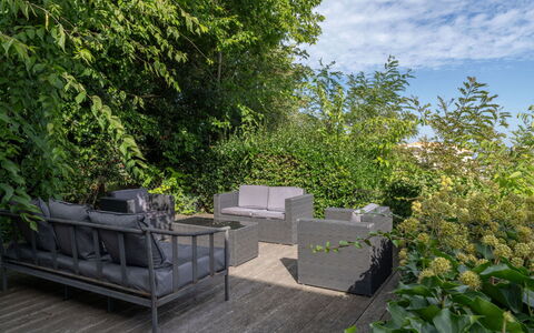 Miarka: Meubles, Mobilier De Jardin, Arbuste, Jardin, Ombre, Chaise, Couverture De Sol, Plate-Forme, Tableau De Plein Air, Aménagement Paysager