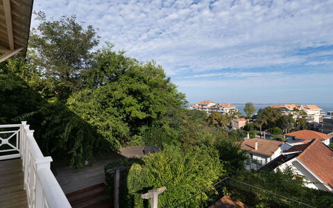 Miarka: Balcon, Ombre, Clôture, Balustrade, Porche, Eco Hôtel, Balustre