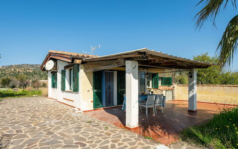 Costa Rei 666: Porte, Chalet, Ombre, Biens, Structure En Plein Air, Porche, Vélo, Villa, Hacienda
