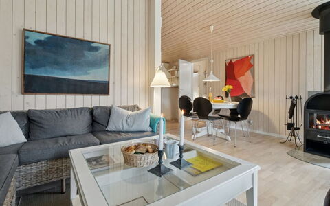 Eick - 800M from the Sea: Design Intérieur, Sol, Meubles, Bois, Plafond, Sol, Canapé, Salon, Pièce, Parquet