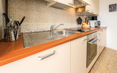 Lory House: Cuisine, Comptoir, Appareil De Cuisine, Principaux Appliance, Sol, Evier, Design Intérieur, Luminaire Plomberie, Cabinetry, Sol