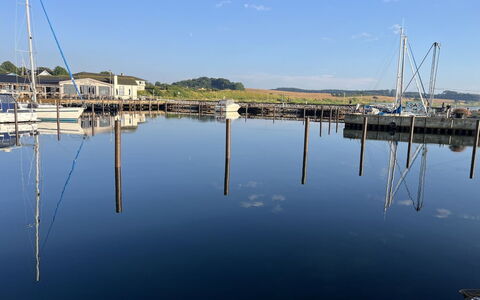 Mari - 150M from the Sea: L'Eau, Ressources En Eau, Bateau, Plan D'Eau, Marina, Navire, Voie Navigable, Réflexion, Quai, Bateaux Et Nautique - Materiel Et Fournitures