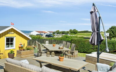 Mari - 150M from the Sea