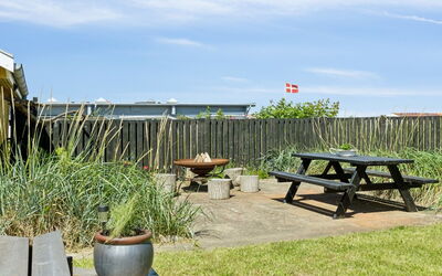 Mari - 150M from the Sea