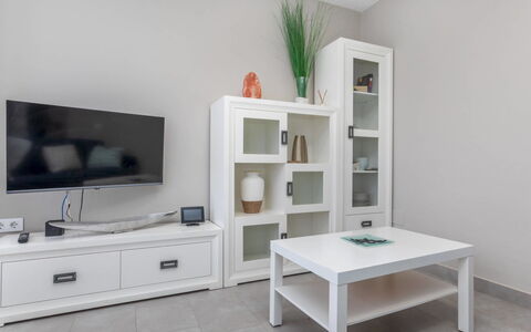Costa Brava: Bleu, Chaise, Mobilier De Jardin, Conception, Ombre, Tableau De Plein Air, Eco Hôtel, Patio, Plante D'Appartement, Daylighting