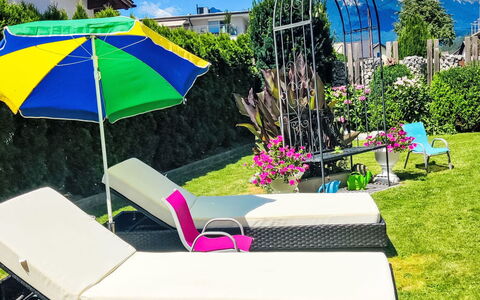 Helga: Mobilier De Jardin, Meubles, Jardin, Recours, Parapluie, Ombre, Chaise, Eco Hôtel, Pelouse, Loisir