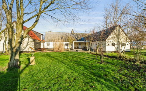 Aulikki - 2Km from the Sea: Chaîne De Montagnes, Vallée, Village De Montagne, Ville Resort