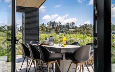 Eriksine - 750M from the Sea