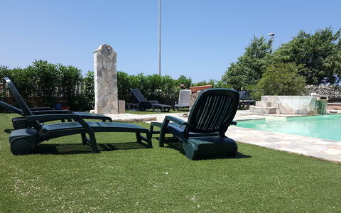 Residenza Agnese Sardegna: Mobilier De Jardin, Pelouse, Jardin, Ombre, Gazon Artificiel, Cour, Arrière-Cour, Aménagement Paysager, Chaise