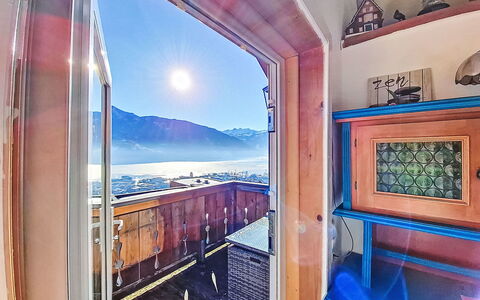 Zell am See 681: Balcon, Tache De Bois, Daylighting
