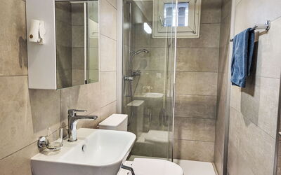 White Locarno Apt.1