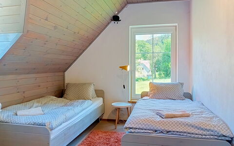 Dolní Lysečiny: Chambre, Sol, Bois, Sol, Lit, Design Intérieur, Plafond, Meubles, Drap De Lit, Literie