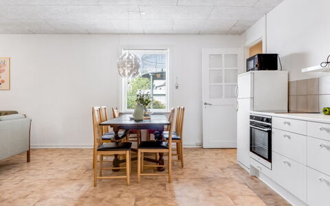 Jantje - 200M from the Sea: Bois, Domicile, Porche, Plate-Forme, Dur, Toit, Tache De Bois, Parquet, Eco Hôtel