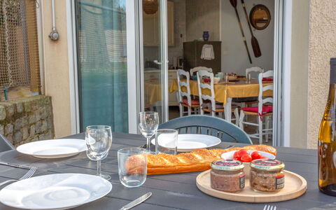 Fleur D'Été: Meubles, Vaisselle, Table, Chaise, Table Cuisine Et Salle A Manger, Design Intérieur, Serveware, Drinkware, Aliments, Salle À Manger