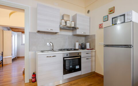 Barbero: Appareil De Cuisine, Meubles, Principaux Appliance, Cuisine, Design Intérieur, Sol, Cabinetry, Bois, Sol, Pièce