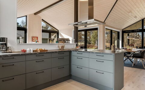 Angelie - from the Sea: Cuisine, Comptoir, Design Intérieur, Appareil De Cuisine, Bois, Sol, Cabinetry, Plafond, Meubles, Sol