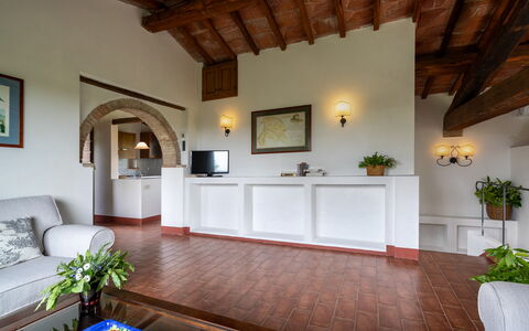 In the Heart of Chianti, Pool, Wifi, View - Lillia: Meubles, Design Intérieur, Plafond, Sol, Sol, Éclairage, Pièce, Cadre, Domicile, Salon