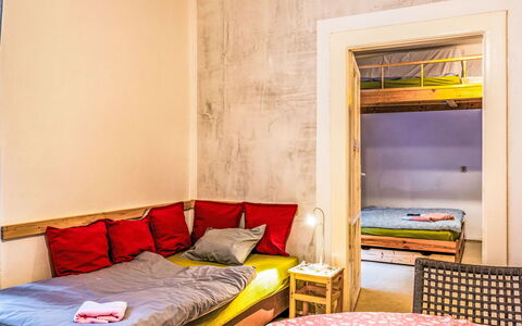 Profamily + Infrasauna: Meubles, Design Intérieur, Chambre, Lit, Mur, Sol, Sol, Drap De Lit, Bois, Literie