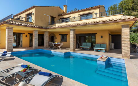 Marea: Piscine, Recours, Loisir, Thermes, Hôtel, Ville Resort, Mobilier De Jardin, Centre De Loisirs, Vacances