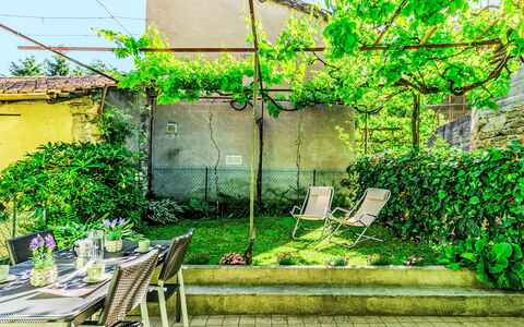 San Siro 53: Vert, Jardin, Arrière-Cour, Mobilier De Jardin, Chaise, Cour, Tableau De Plein Air, Ombre, Cour, Aménagement Paysager