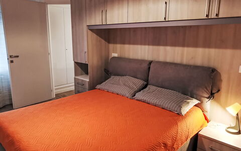 San Siro 53: Meubles, Chambre, Design Intérieur, Lit, Sol, Pièce, Drap De Lit, Sol, Literie, Linge