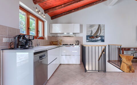 Nira: Cuisine, Sol, Design Intérieur, Comptoir, Meubles, Bois, Appareil De Cuisine, Principaux Appliance, Sol, Plafond
