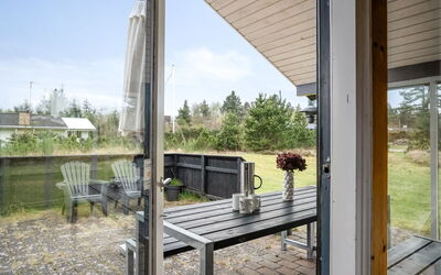 Kaare - 400M from the Sea