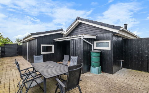 Dida - 120M from the Sea: Maison, Domicile, Toit, Chalet, Biens, Aménagement Paysager, Batiments Jardin, Siding, Ferme