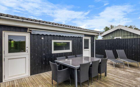 Dida - 120M from the Sea: Maison, Domicile, Toit, Chalet, Biens, Aménagement Paysager, Batiments Jardin, Siding, Ferme