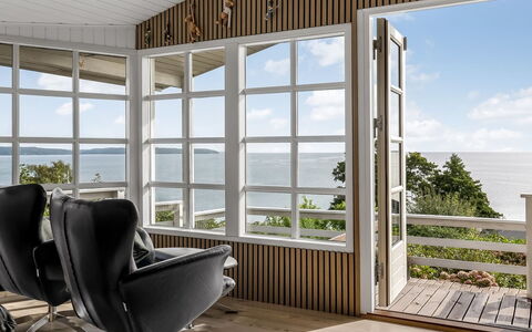 Gesine - 50M to the Fjord: Meubles, Design Intérieur, Bois, Sol, Sol, Plafond, Parquet, Salon, Pièce, Chaise
