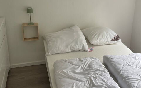 Angret - 200M from the Sea: Lit, Chambre, Meubles, Sol, Literie, Drap De Lit, Bois, Sol, Design Intérieur, Pièce