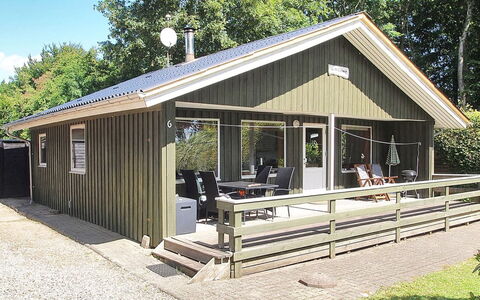 Angret - 200M from the Sea: Maison, Toit, Domicile, Chalet, Biens, Ferme, Villa, Porche, Siding