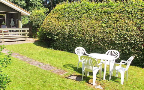 Angret - 200M from the Sea: Maison, Toit, Domicile, Chalet, Biens, Ferme, Villa, Porche, Siding
