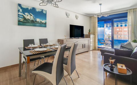 Malaga Pacifico: Meubles, Sol, Domicile, Sol, Chaise, Ombre, Appartement, Mobilier De Jardin, Plante D'Appartement, Table Cuisine Et Salle A Manger