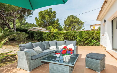 Mon Coeur: Meubles, Sol, Domicile, Sol, Chaise, Ombre, Appartement, Mobilier De Jardin, Plante D'Appartement, Table Cuisine Et Salle A Manger
