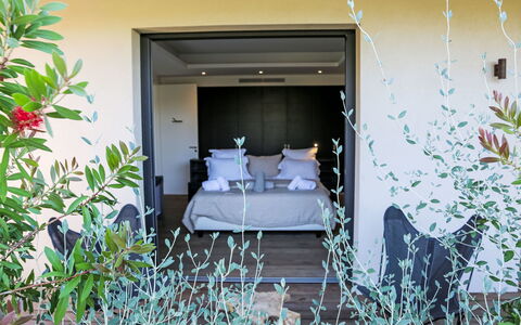 La Cupulatta: Meubles, Sol, Domicile, Sol, Chaise, Ombre, Appartement, Mobilier De Jardin, Plante D'Appartement, Table Cuisine Et Salle A Manger