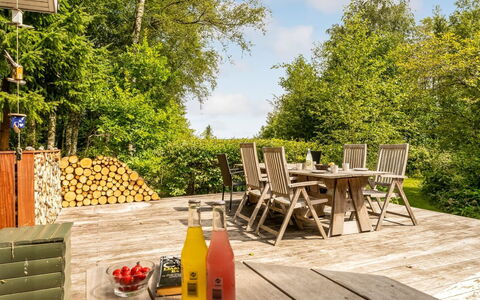 Elisabete - 200M to the Fjord: Herbe, Arbuste, Maison, Jardin, Domicile, Chalet, Lot Terre, Pelouse, Couverture De Sol