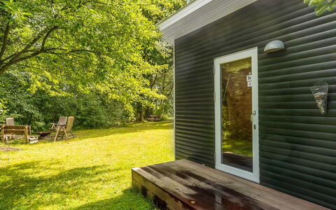 Elisabete - 200M to the Fjord: Herbe, Arbuste, Maison, Jardin, Domicile, Chalet, Lot Terre, Pelouse, Couverture De Sol