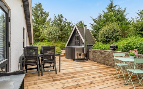 Annemone - 900M from the Sea: Biens, Ombre, Allée, Ferme