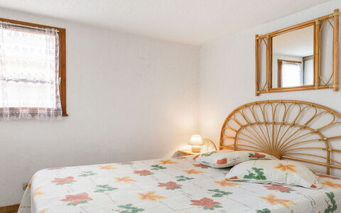 Cristallines: Appartement, Balcon, Chaise, Ombre, Mobilier De Jardin, Daylighting, Aluminium
