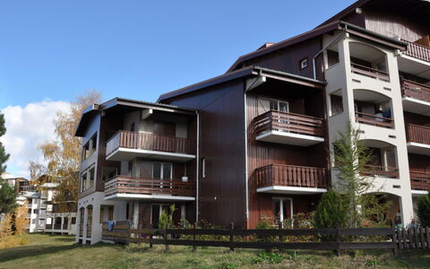 Meije 15: Appartement, Balcon, Chaise, Ombre, Mobilier De Jardin, Daylighting, Aluminium