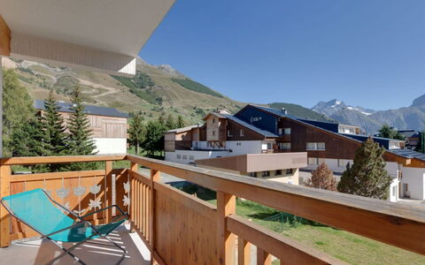 Cabourg B: Appartement, Balcon, Chaise, Ombre, Mobilier De Jardin, Daylighting, Aluminium