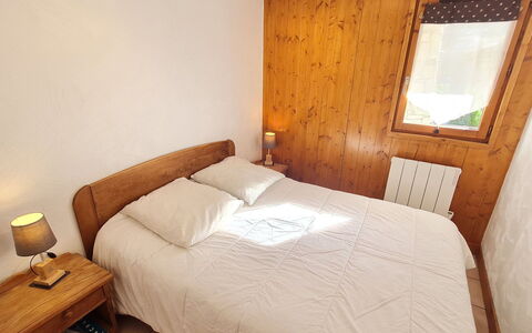 Chalets D'Or B: Appartement, Balcon, Chaise, Ombre, Mobilier De Jardin, Daylighting, Aluminium
