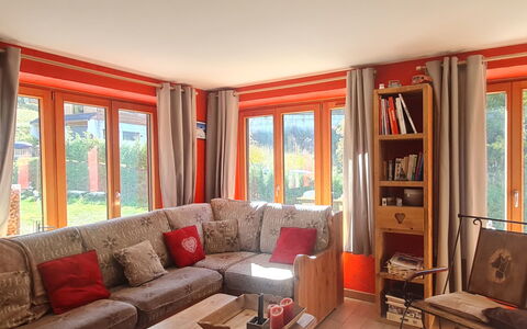 Chalet Coop: Meubles, Design Intérieur, Bois, Sol, Sol, Pièce, Plafond, Canapé, Éclairage, Domicile
