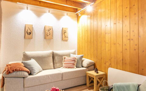Fermes de St Sorlin - le Frezzia: Appartement, Balcon, Chaise, Ombre, Mobilier De Jardin, Daylighting, Aluminium