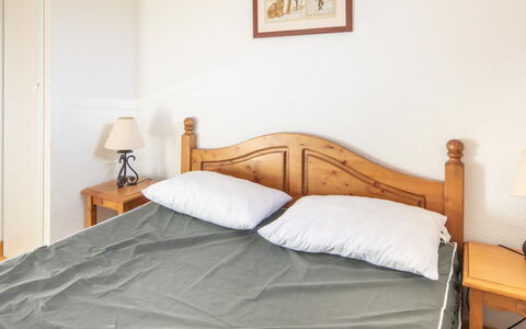 Les Bouquetins: Cuisine, Comptoir, Cabinetry, Design Intérieur, Appareil De Cuisine, Sol, Meubles, Bois, Principaux Appliance, Plafond