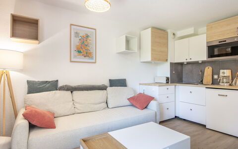 Les Grizzlis: Meubles, Design Intérieur, Bois, Sol, Sol, Pièce, Plafond, Salon, Domicile, Appartement