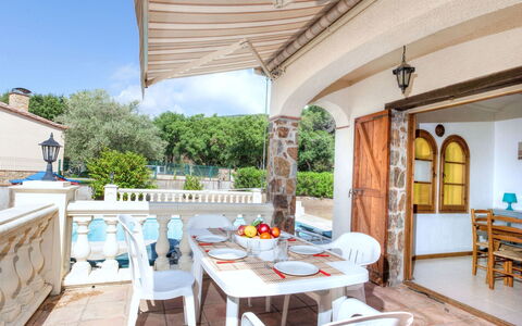 Cabanyes: Propriété, Bâtiment, Immobilier, Pièce, Maison, Meubles, Design Intérieur, Villa, Biens, Table